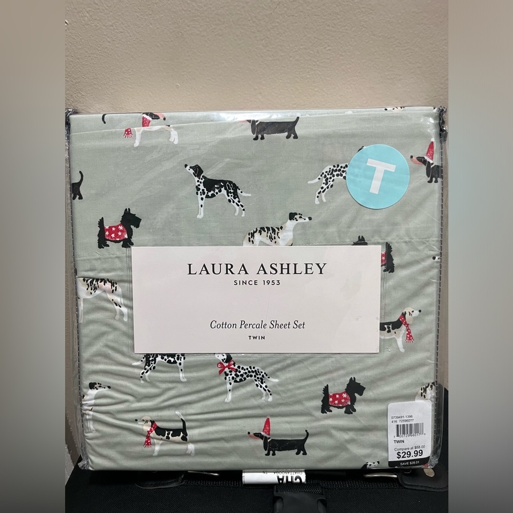 Laura Ashley Twin Sheet set with cute Christmas dogs